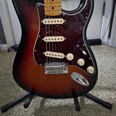 Fender American Professional II Stratocaster with Maple Fretboard 2020 - Present - 3-Color Sunburst image 6