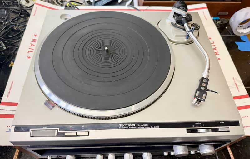 Technics SL-Q202 Quartz Direct Drive Automatic Turntable; Tested SEE VIDEOS
