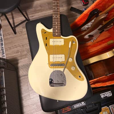 Squier J Mascis Jazzmaster with Laurel Fretboard 2018 - Present - Vintage White image 1