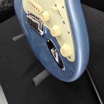 Fender American Ultra Luxe Vintage '60s Stratocaster®, Rosewood Fingerboard, Ice Blue Metallic image 4
