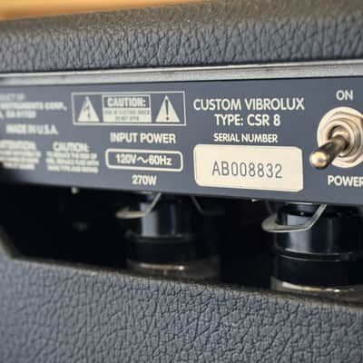 Fender "Custom" Vibrolux Reverb 40-Watt 2x10" Guitar Combo 1999 - Black image 12