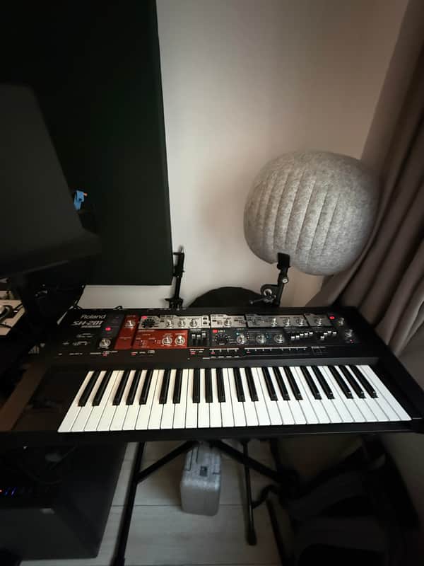 Roland SH-201 49-Key Synthesizer
