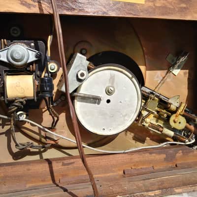 Vintage RCA Victor Victrola Model 65U Tube Radio & Phonograph Combo image 16
