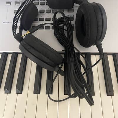 Audio-Technica ATH-R70X Open-Back On-Ear Reference Monitor Headphones 2010s - Black image 7