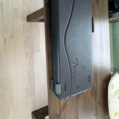 Fender Deluxe Molded Guitar Case for Stratocaster and Telecaster Electric Guitars 2025 image 4