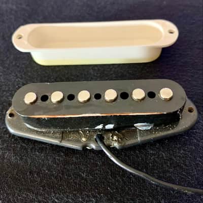 Single Coil Pickup with Aged Cover, plus Screws and Springs (Aged White) image 7