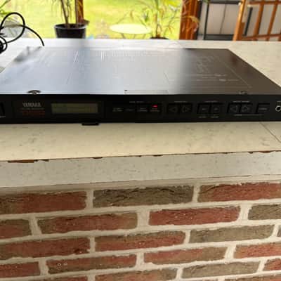 Yamaha TX81Z Rackmount FM Tone Generator 1987 - 1988 - Black