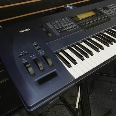 Yamaha EX 7 Keyboards 61-Key image 2
