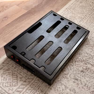 Bolt Custom Pedalboard - Gloss Sparkle Finish | Handmade image 2