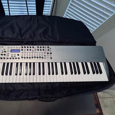 Novation X-Station 61-Key 8-Voice Synthesizer with USB Interface 2004 - Silver