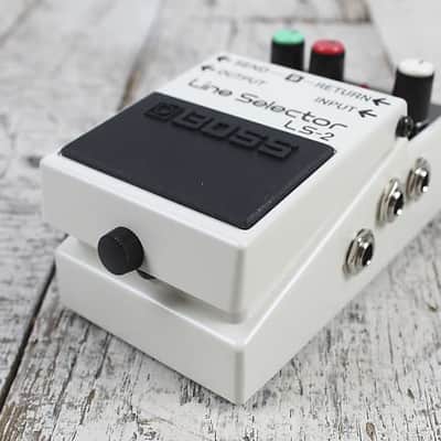 Boss LS-2 Line Selector Pedal Electric Guitar Line Selection Effects Pedal image 18