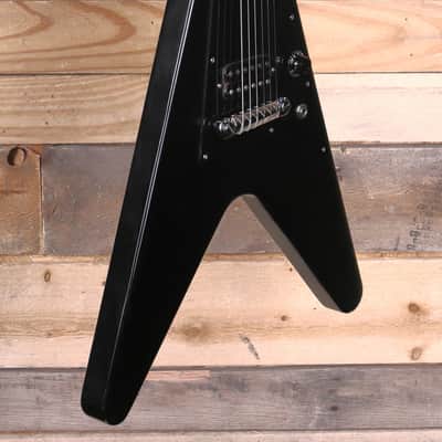 Immagine 2011 Gibson Melody Maker Flying V Electric Guitar Satin Black w/ Gigbag "Good Condition" - 2