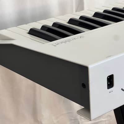 Waldorf Blofeld Keyboard 49-Key Synthesizer 2009 - Present - White image 13