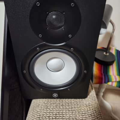 Yamaha HS7 6.5" Powered Studio Monitors (Pair) image 1