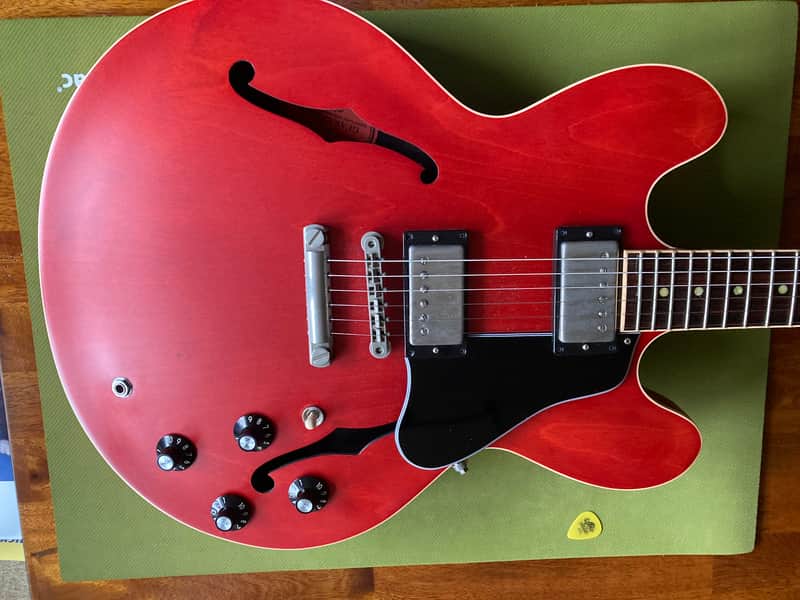 Gibson ES-335 Satin