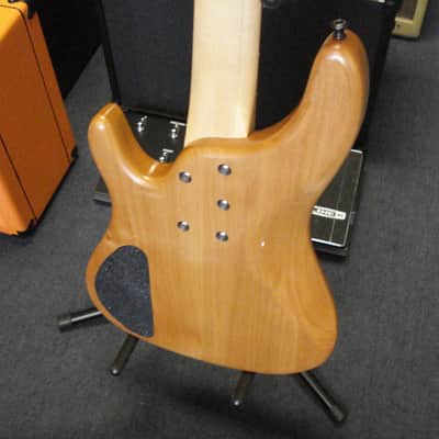 G Gould GGJ5 5string bass with deluxe gigbag imagen 6
