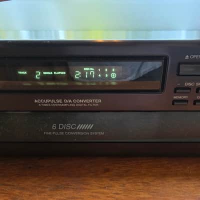 Onkyo DX-C330 6 disc CD player March 1996 - Black image 2