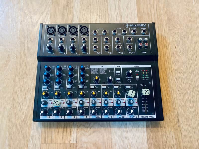 Mackie Mix12FX 12-Channel Compact Mixer with Effects 2015 - Present - Black image 1