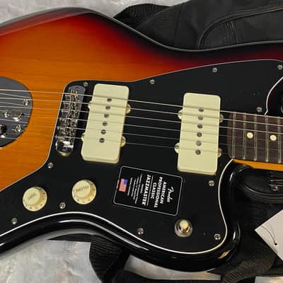 NEW! Fender American Professional Classic Jazzmaster - 3-Color Sunburst - 7.9lbs - Authorized Dealer - G05773 image 1