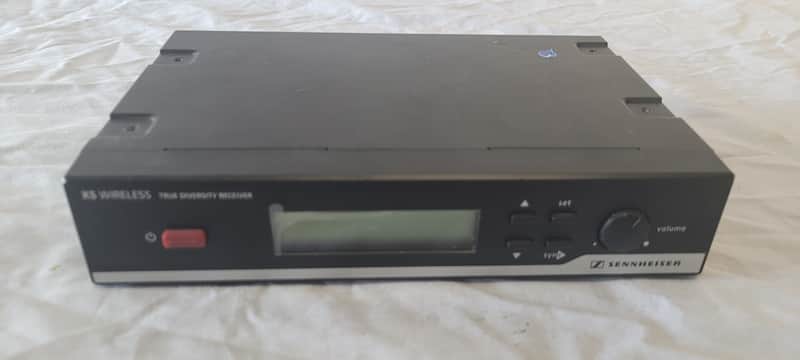 Sennheiser EM 10 XS Wireless True Diversity Receiver 548-572 MHz imagen 1