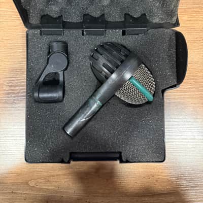 Vintage AKG D112 Kick Microphone w/ Hard Case and Clip image 4