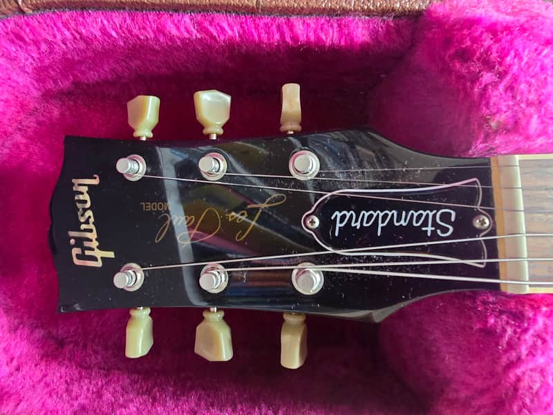 Gibson Les Paul 2004 - Classic sunburst finish featuring a highly figured flame maple top. image 1