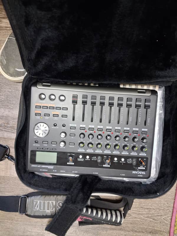 TASCAM DP-03SD 8-track Digital Portastudio with case image 1