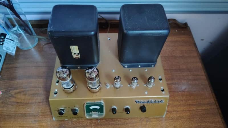 Ultra rare pair of Heathkit W-6M 70 watt monoblock tube amplifiers with pair of Heathkit WA-P2 mono tube preamplifiers in very good condition, serviced -  1960's