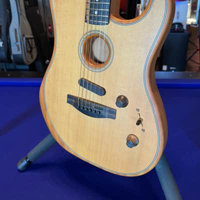 Fender AMERICAN ACOUSTASONIC® STRATOCASTER® 2020 - Natural image 3