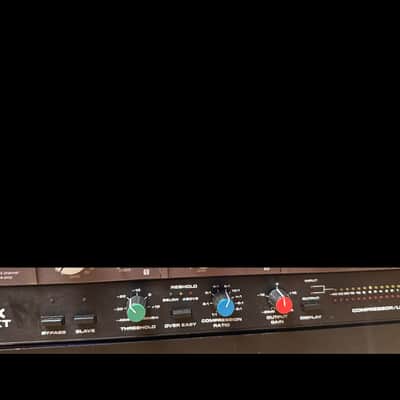 dbx 160X Compressor / Limiter image 3