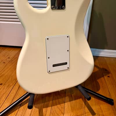 Fender American Special Stratocaster with Maple Fretboard 2015 - 2018 - Olympic White image 3