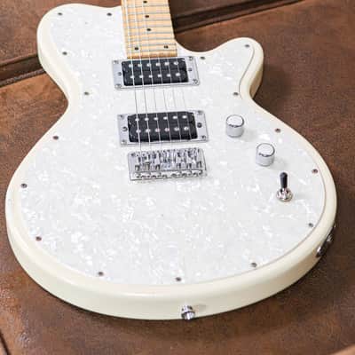 Godin Radiator 2000 | White Pearloid image 4