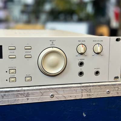 AKAI S2000 Midi Stereo Digital Sampler image 4