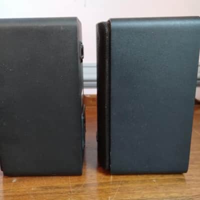 Optimus Pro 77 bookshelf speakers in excellent condition - 1980's image 4