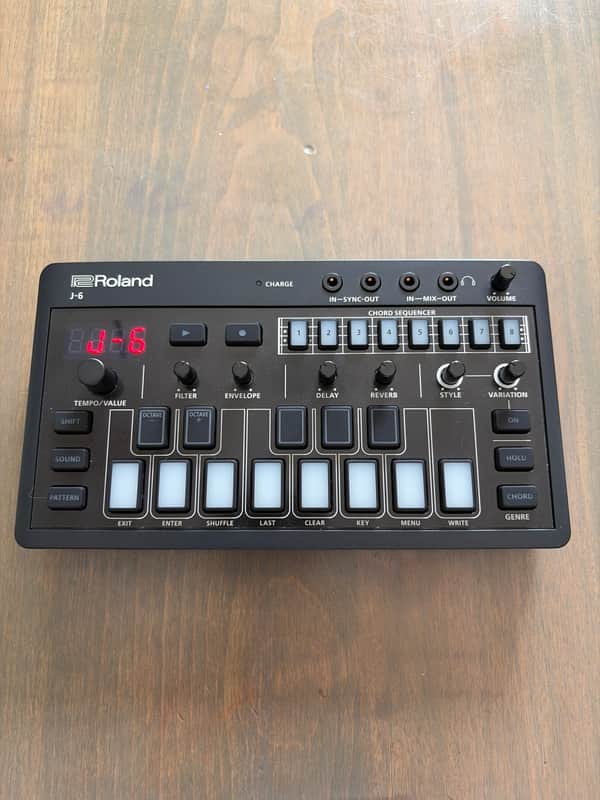 Roland J-6 AIRA Compact Chord Synthesizer 2022 - Present - Black imagen 1