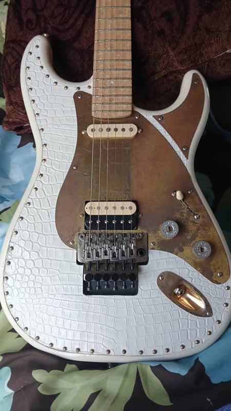 Paoletti Leather Strat 2017 - Leather brass birds eye image 1