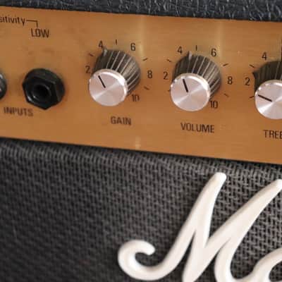 Marshall Vintage 80's Bass 20 Combo Amp Model 5502 image 4