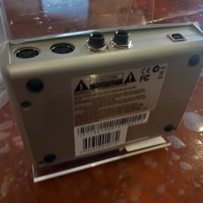 Alesis iO2 Express USB Audio Interface 2000s - Silver image 2