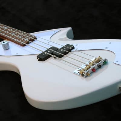 Vibe Guitars VibroBass 30 - short scale bass guitar image 6