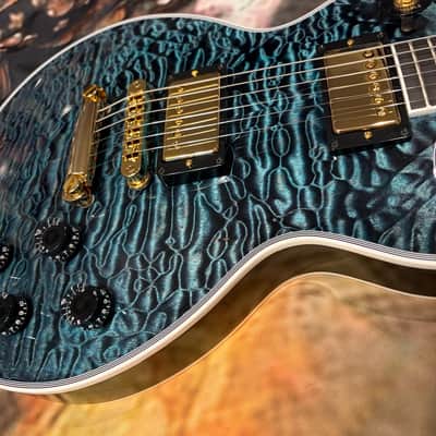QUILT 👵! 2025 Gibson Custom Shop Les Paul Custom 7A Quilt Top M2M Made To Measure Northen Lights Ebony Fretboard Special Order Figured F Q 5A 7A 1960 V2 Neck Nordic Blue Blueberry Cobalt Trans Aqua Custombucker Pickups Gold Hardware Full Gloss image 6
