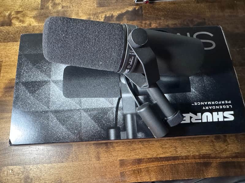Shure SM7B Cardioid Dynamic Microphone 2001 - Present - Black image 1