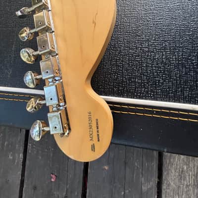 Fender Limited Edition Tom DeLonge Signature Stratocaster 2023 Graffiti Yellow image 4