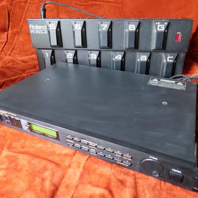 Roland GP-16 Digital Guitar Effects Processor with FC-100mkII Foot Roland GP-16 Digital Guitar Effects Processor with FC-100mkII Foot