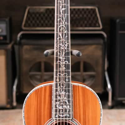 Martin Custom Shop 00 12-Fret Acoustic Guitar - Exceptional Broad Figured Koa with Hardshell Case image 4