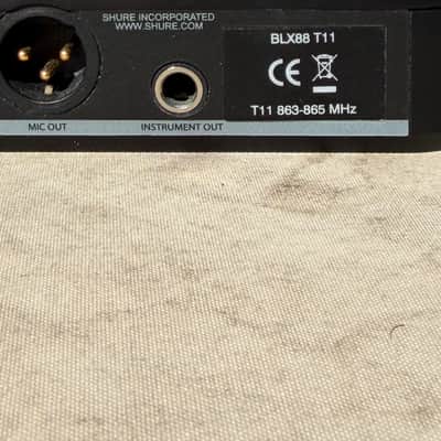 Shure BLX88 Dual Mic Reciever image 3