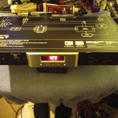 [VGC] Monster Power Rack Power Center Surge Protector/Power Conditioner image 3
