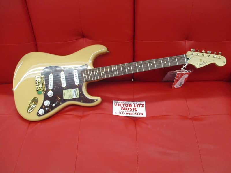 Fender Deluxe Players Stratocaster Honey Blonde | Reverb Canada