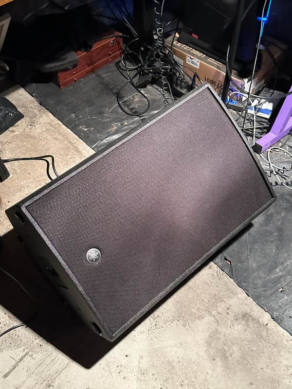 Yamaha DZR12 12" Powered Loudspeaker 2022 - Present - Black image 1