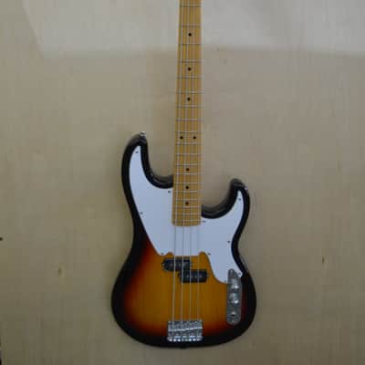 Tagima TW-66-SB Woodstock Series 4-String with Maple Fretboard Sunburst