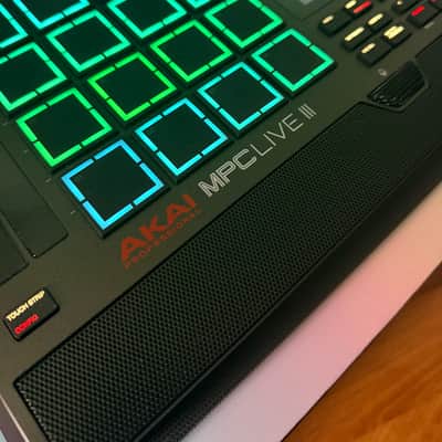Akai MPC Live III 2026 - Like new image 2